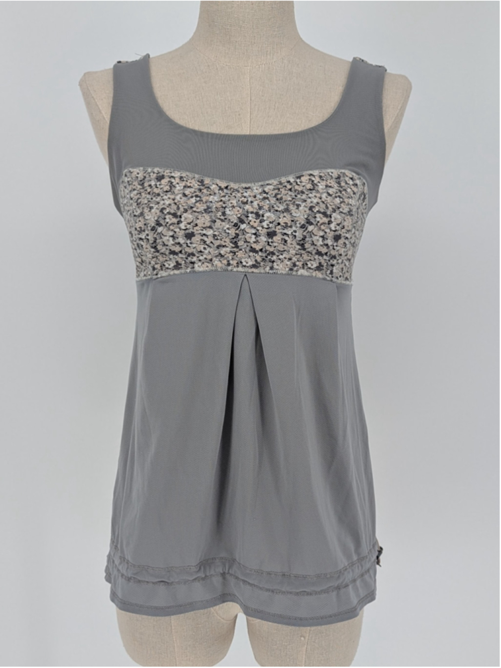 Lululemon Elevate Tank 6 Ambient Grey Petite Fleur Floral Cinch Hem Run